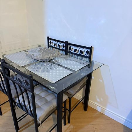 Appartements Sully Mantes-la-Jolie Buitenkant foto